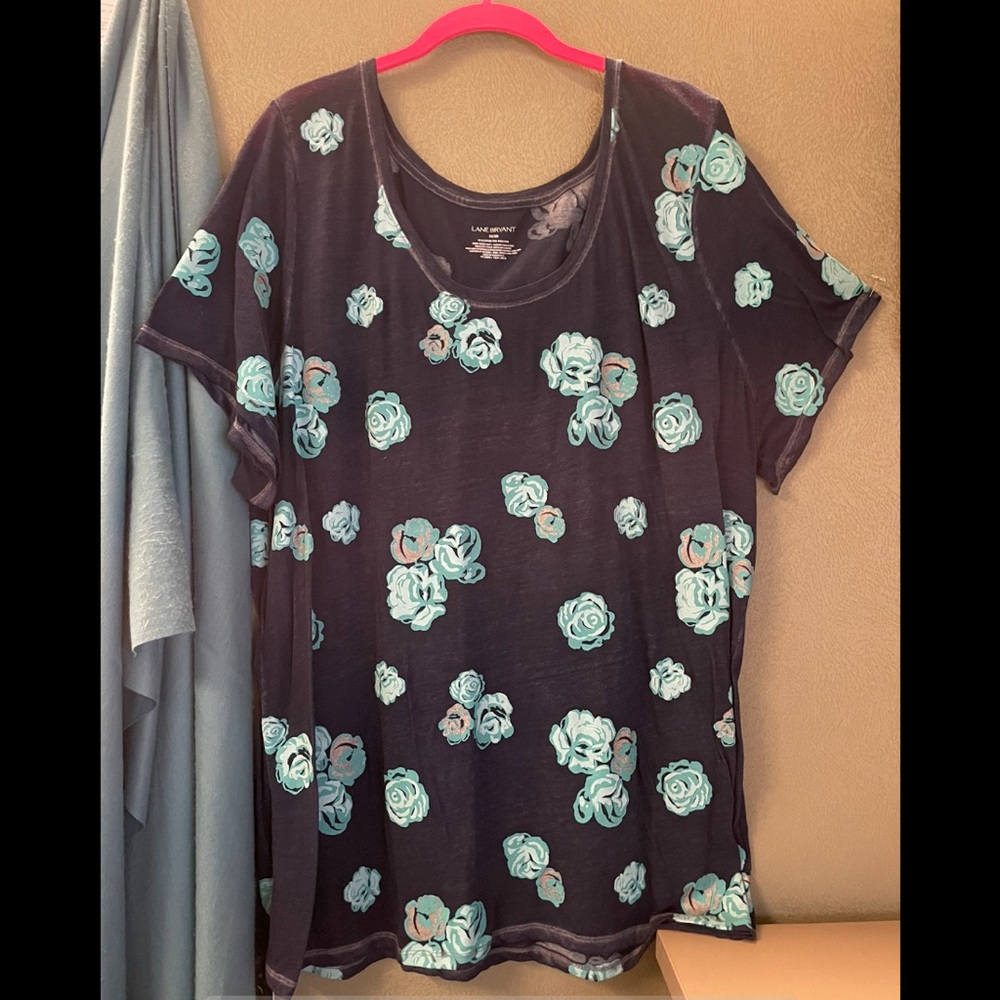 Lane Bryant floral tee 26/28